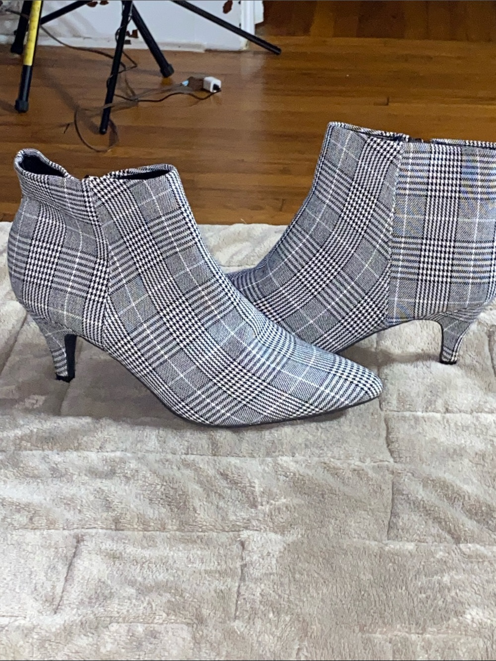 Simply Vera Vera Wang Wo 9 BlackWhite Plaid Pointed-Toe Kitten Heel Ankle Boots‎